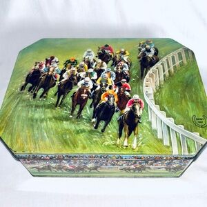 Huntley & Palmers Vintage Biscuit Tin Derby Day Horse Race England English